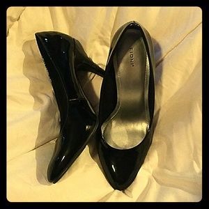 Fioni Black Patent Heels